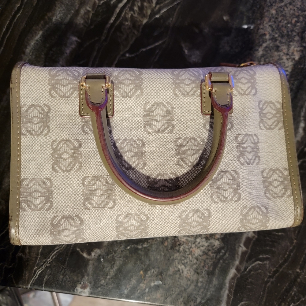 EUC Loewe Purse - Picture 3 of 6